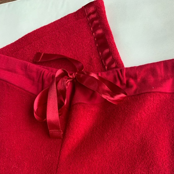 JLO by Jennifer Lopez red satin striped pjs bottom lounge pants capri Size M - Picture 2 of 12